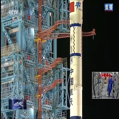 心懷山海，眼有星辰